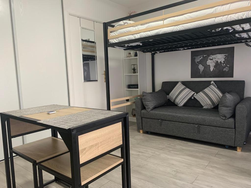Appartement Studio - 1 Min Rer - 10Min Disney & 30 Min Paris - Free Parking & Wifi à Bussy-Saint-Georges Extérieur photo