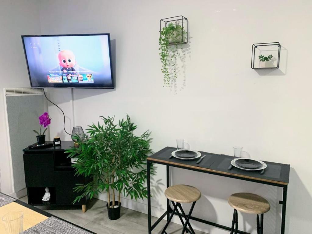Appartement Studio - 1 Min Rer - 10Min Disney & 30 Min Paris - Free Parking & Wifi à Bussy-Saint-Georges Extérieur photo